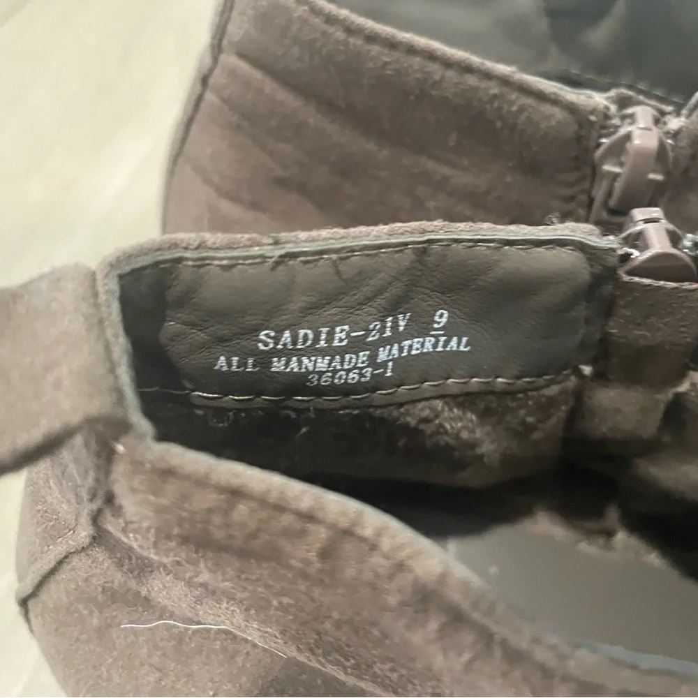 Booties - Picture 3 of 4